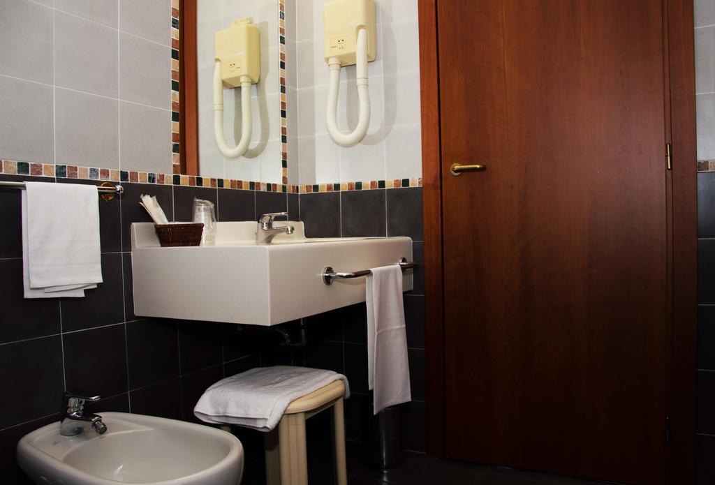 Hotel Visconti Melzo Zewnętrze zdjęcie