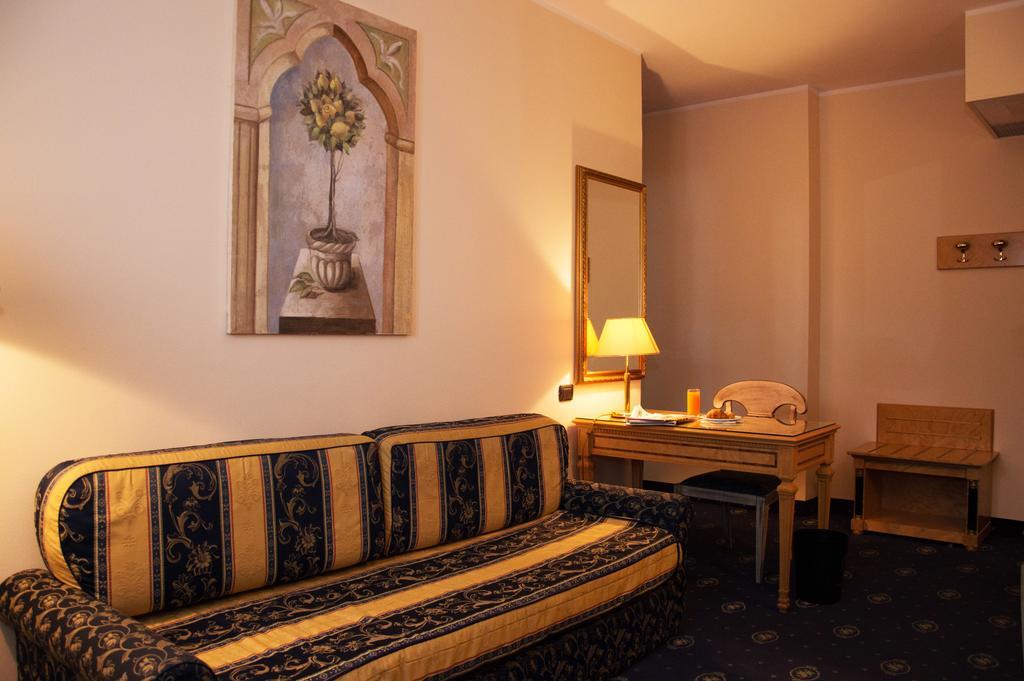 Hotel Visconti Melzo Zewnętrze zdjęcie