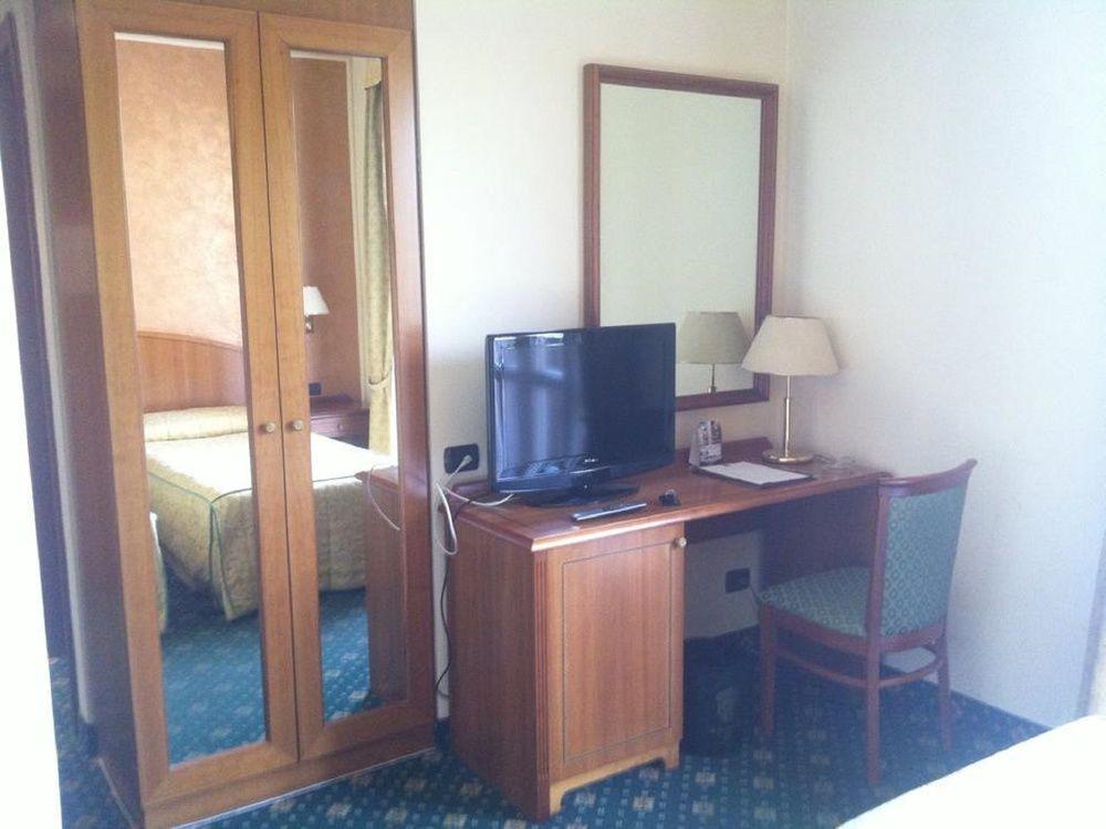 Hotel Visconti Melzo Zewnętrze zdjęcie