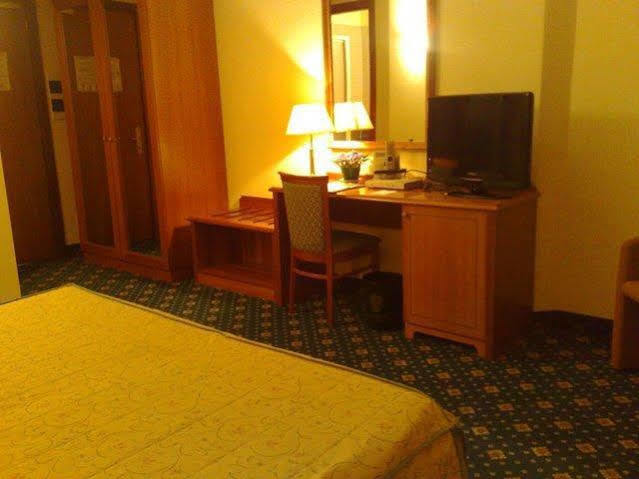 Hotel Visconti Melzo Zewnętrze zdjęcie